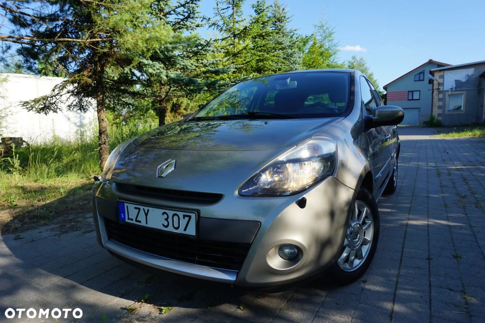 Renault Clio 1.2 16V 75 Expression - 10