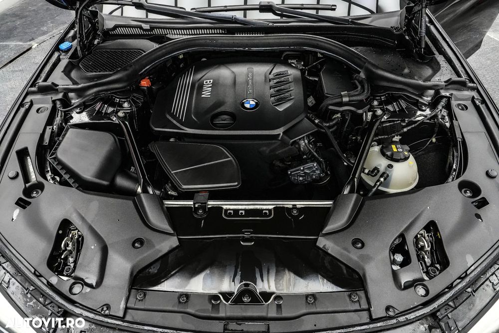 BMW Seria 5 520d AT - 28