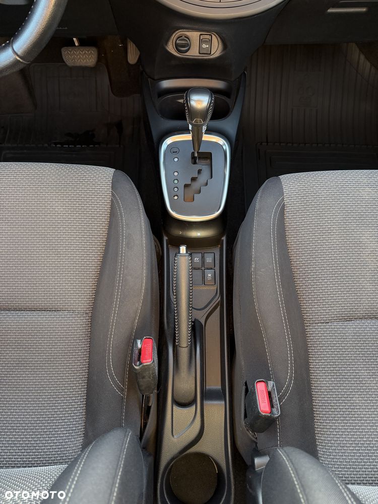 Toyota Yaris Hybrid 100 Premium EU6 - 12