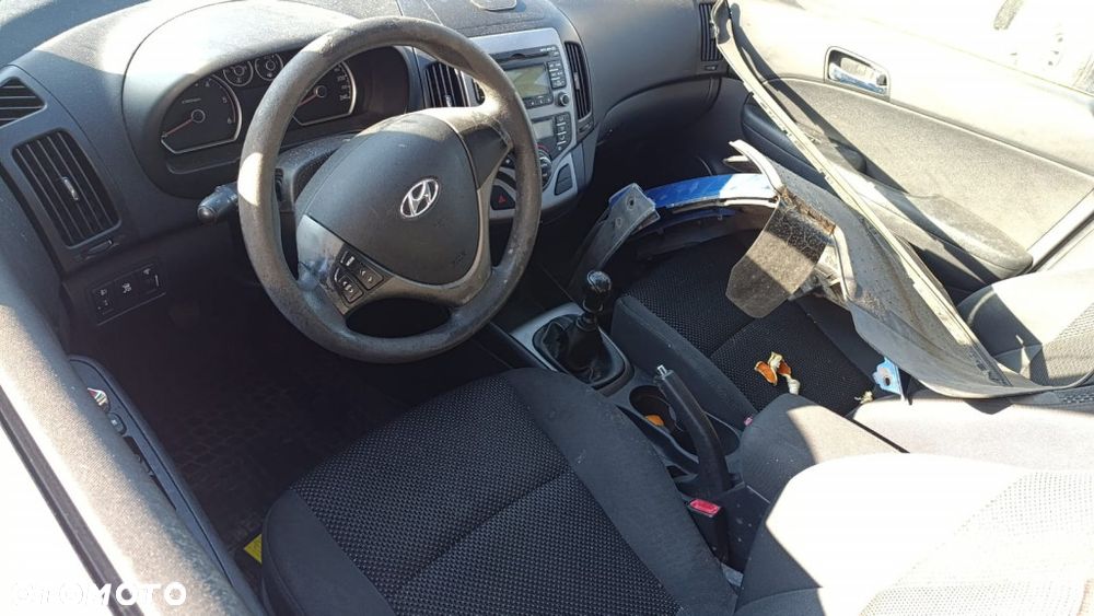 36037 Hyundai i30 model od 07-11 silnik 1.6 crdi 116km D4FB lakier QU - 6