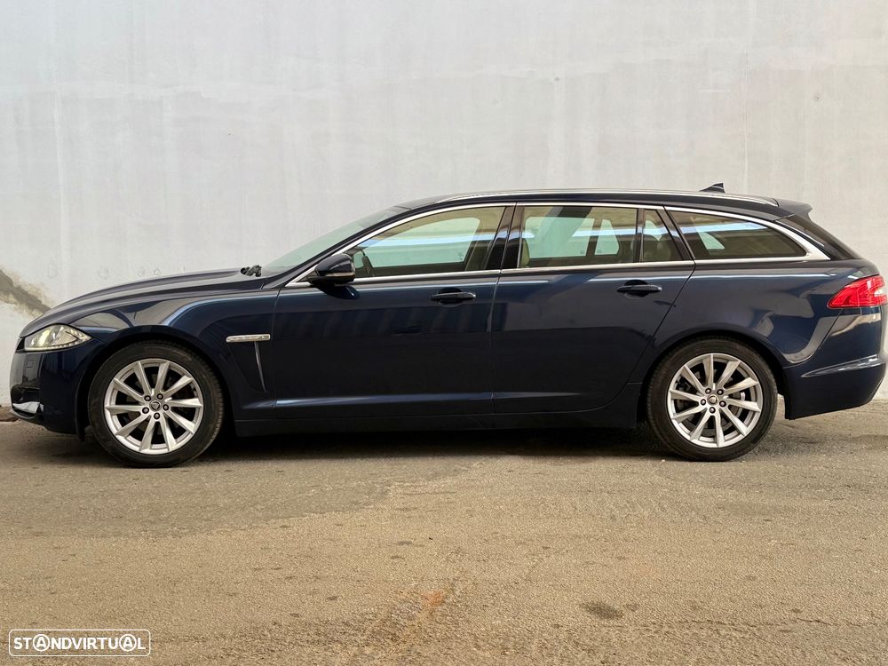 Jaguar XF Sportbrake 2.2 D Premium Luxury - 4