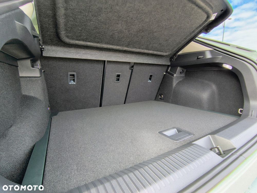 Volkswagen T-Roc 1.5 eTSI Life DSG - 27