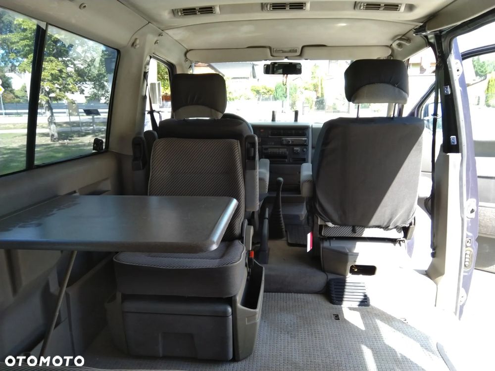 Volkswagen Multivan Standard - 11