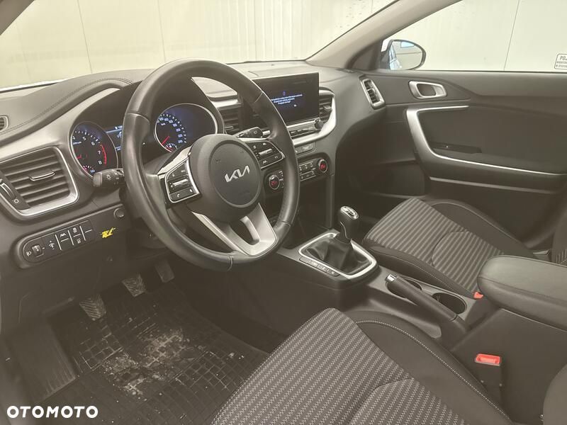 Kia Ceed 1.5 T-GDI M - 10