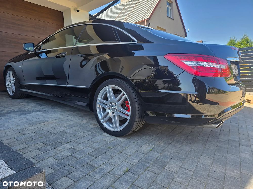Mercedes-Benz Klasa E 220 CDI DPF BlueEFFICIENCY Automatik Elegance - 33