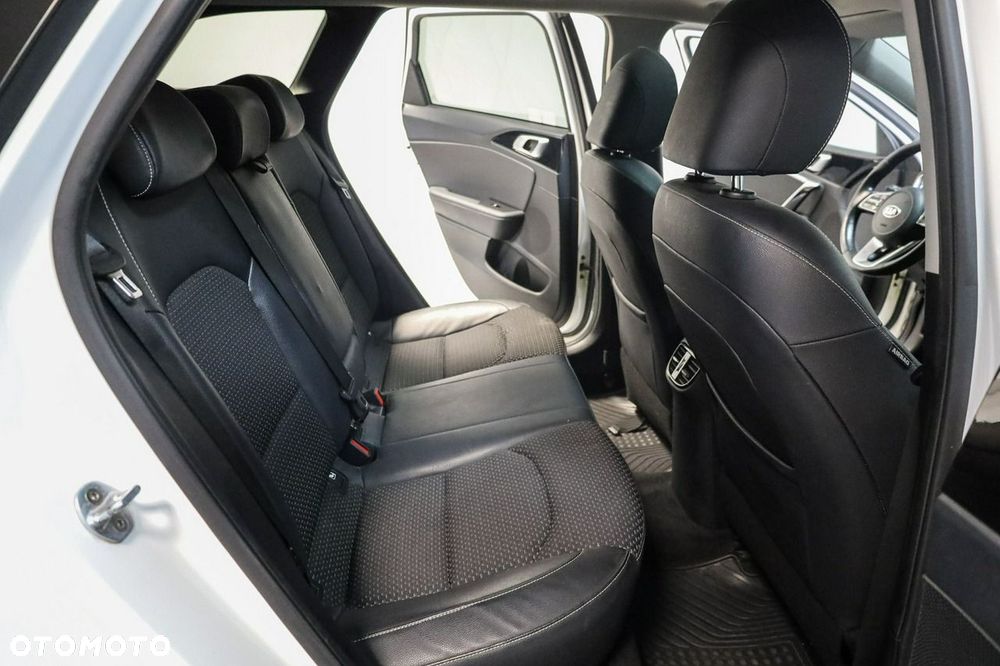 Kia Ceed 1.4 T-GDI L Business Line - 21
