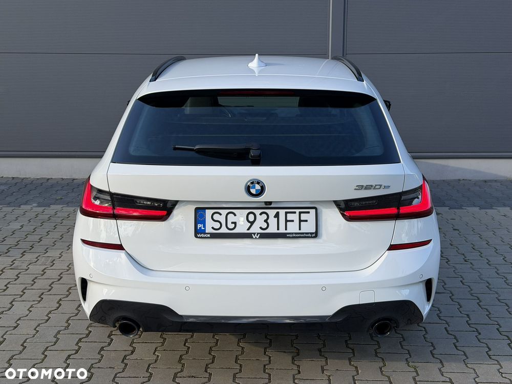 BMW Seria 3 320e M Sport - 6