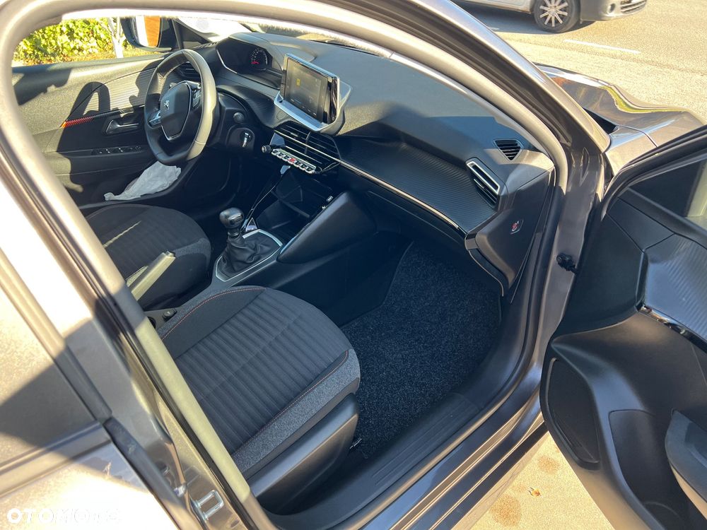 Peugeot 208 Benzin 100 Business - 31