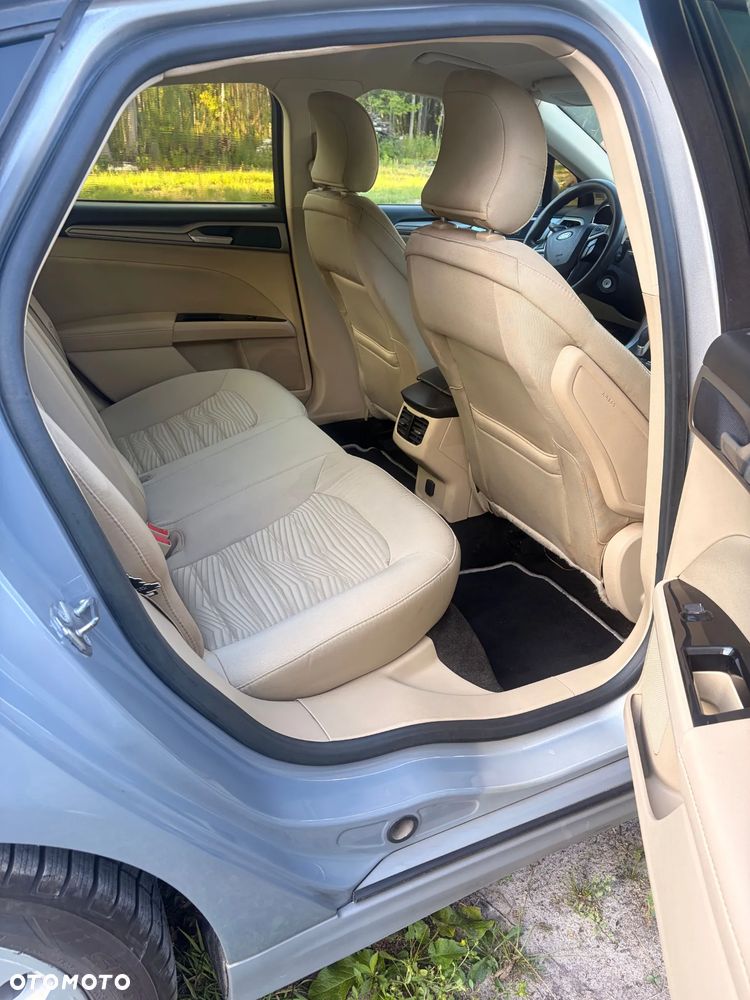 Ford Fusion - 9