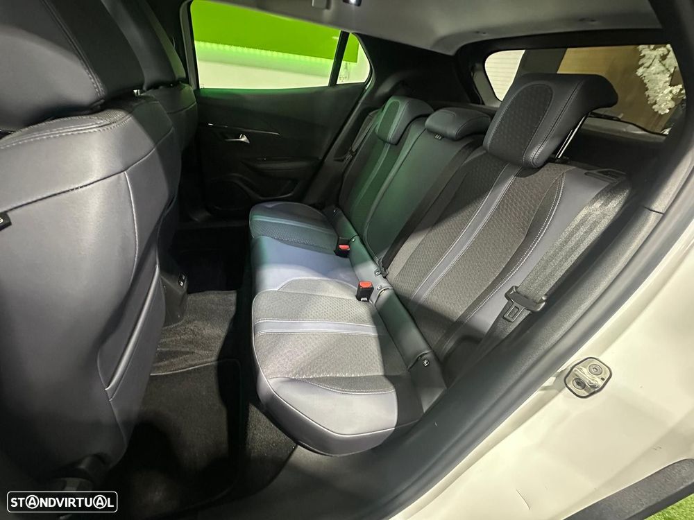 Peugeot e-2008 50 kWh Active Pack - 8