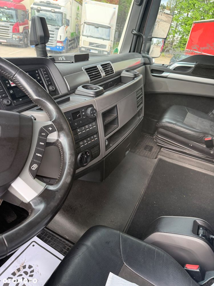 MAN TGX - 8