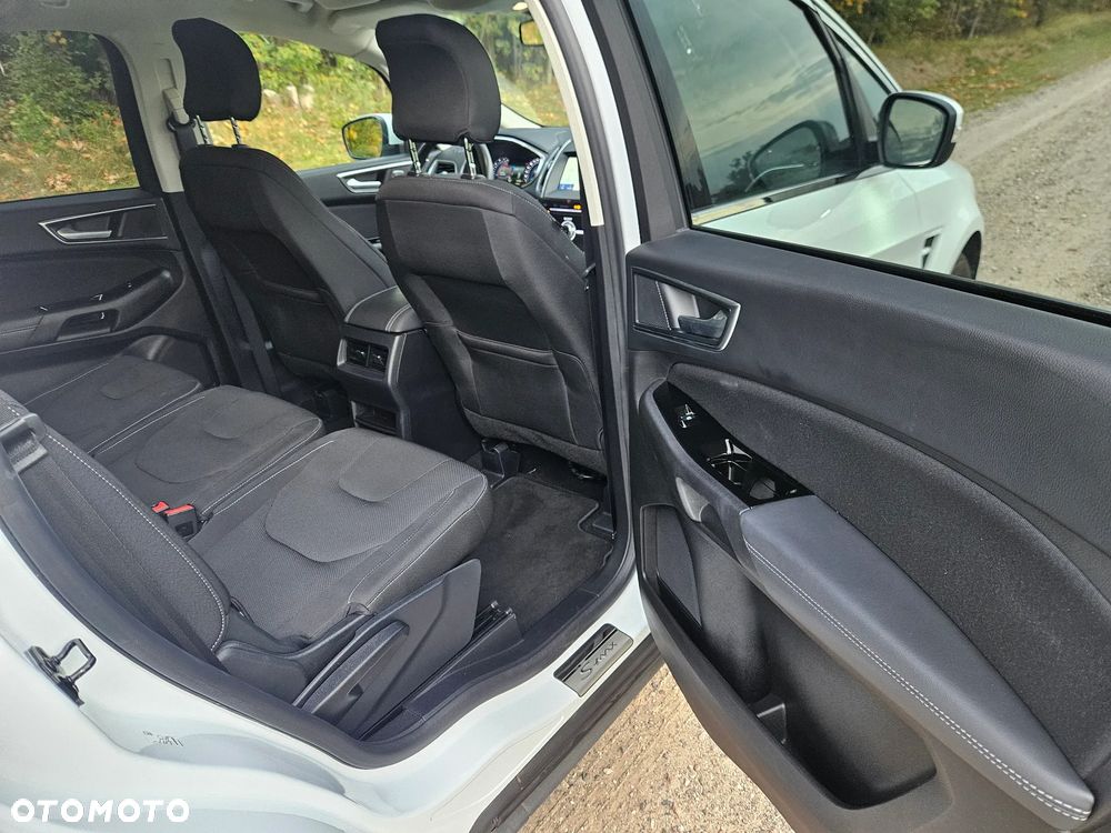Ford S-Max - 17