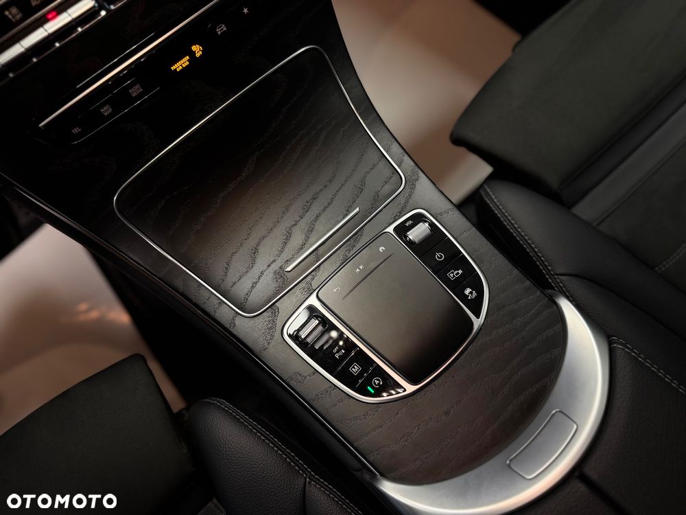 Mercedes-Benz GLC 200 4Matic 9G-TRONIC AMG Line - 15