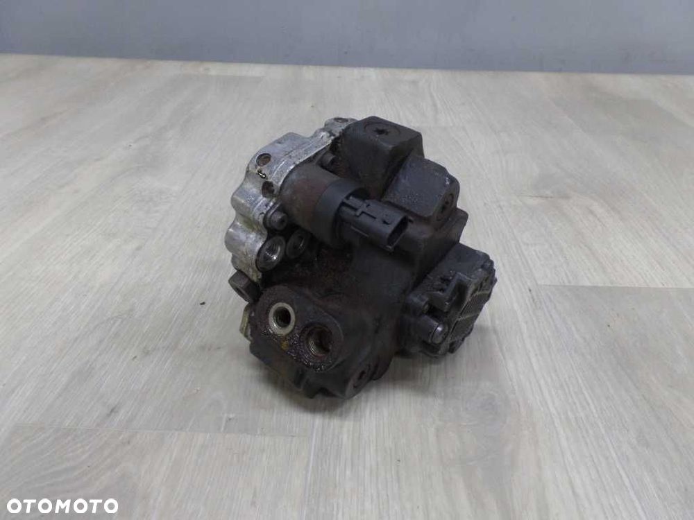 MITSUBISHI CANTER FUSO 4.9 DID 7C18 POMPA WTRYSKOWA PALIWA 0445020050 ME225083 - 2