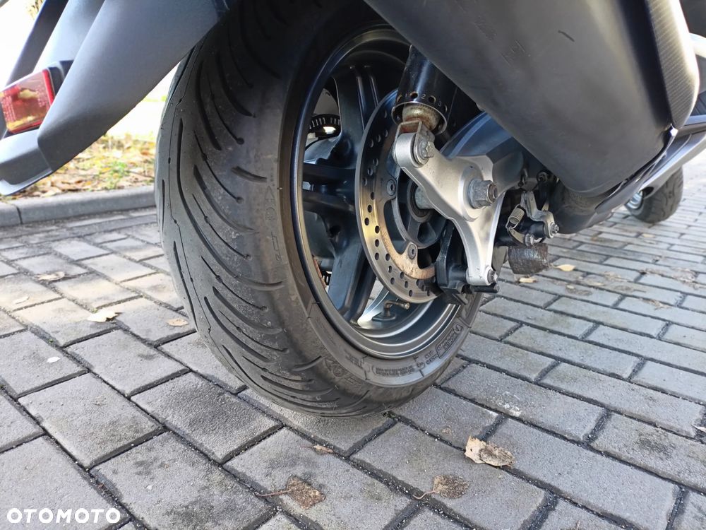Suzuki Burgman - 12