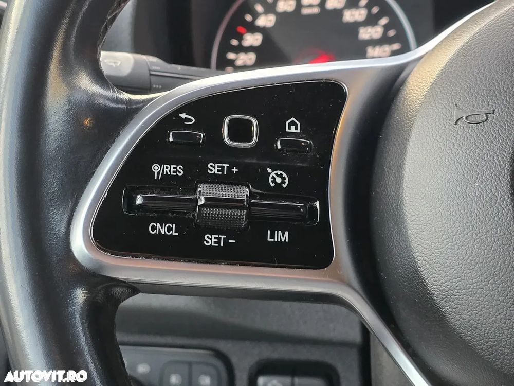 Mercedes-Benz Sprinter - 11