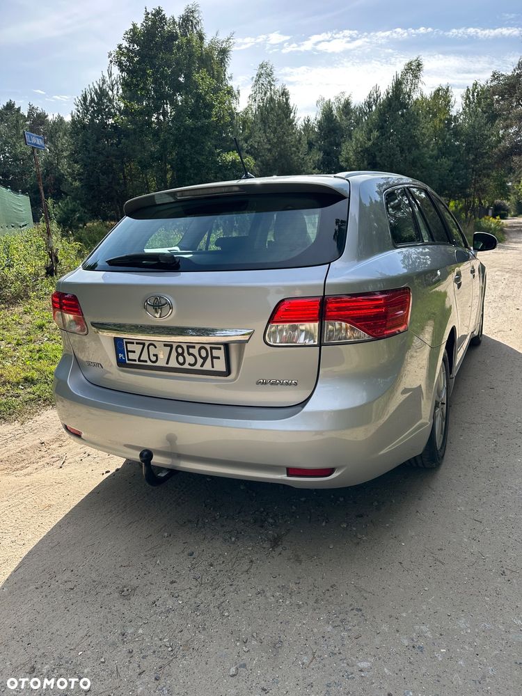 Toyota Avensis 1.8 Executive - 8