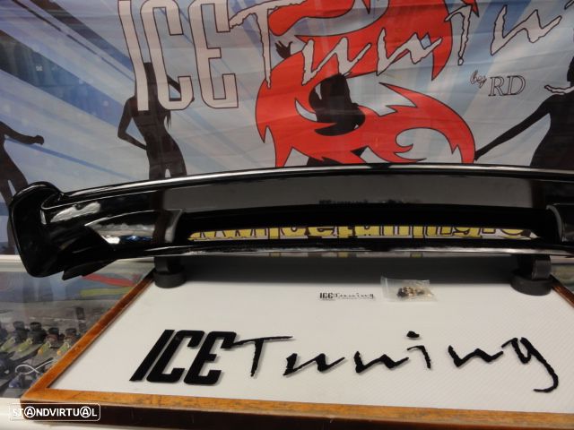 Aileron / lip / spoiler traseiro em plástico ABS e em preto piano brilhante para Honda Civic EK 96-01 3 portas type r look - 3