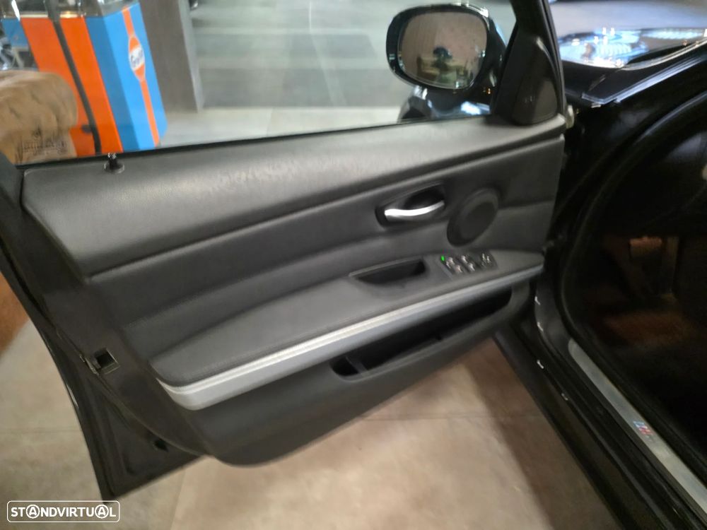 BMW 320 d Navigation Auto - 14