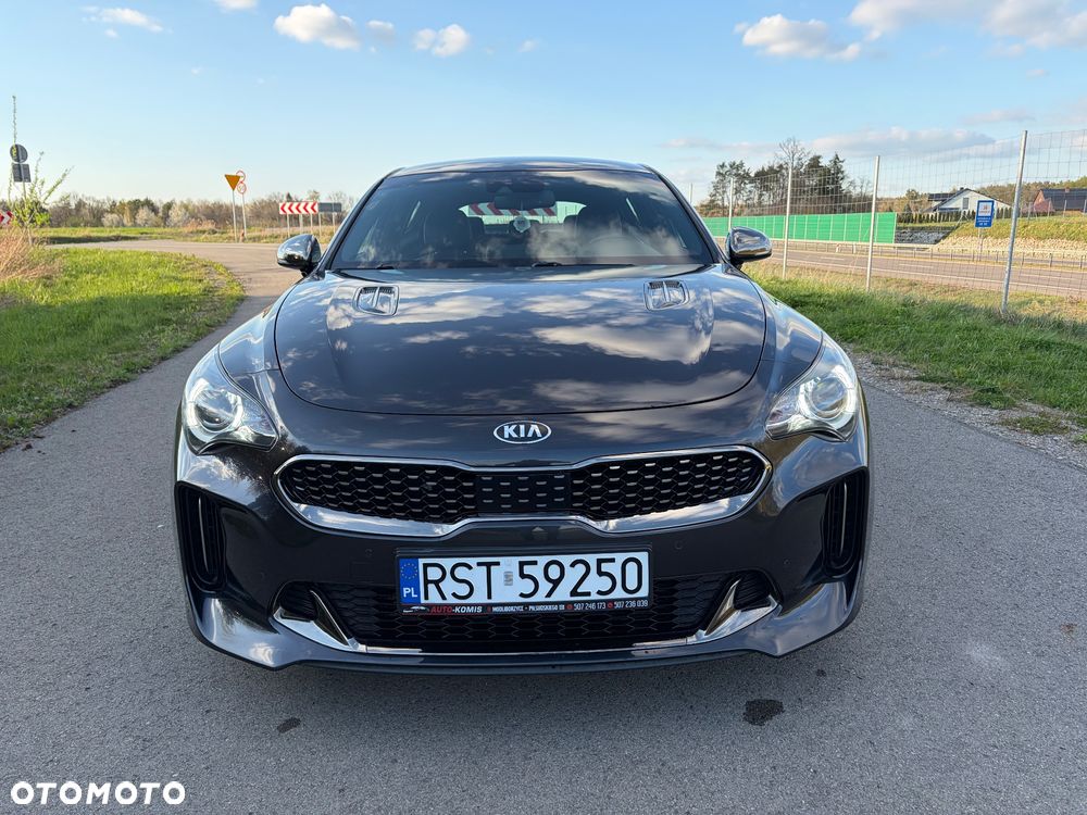 Kia Stinger - 8