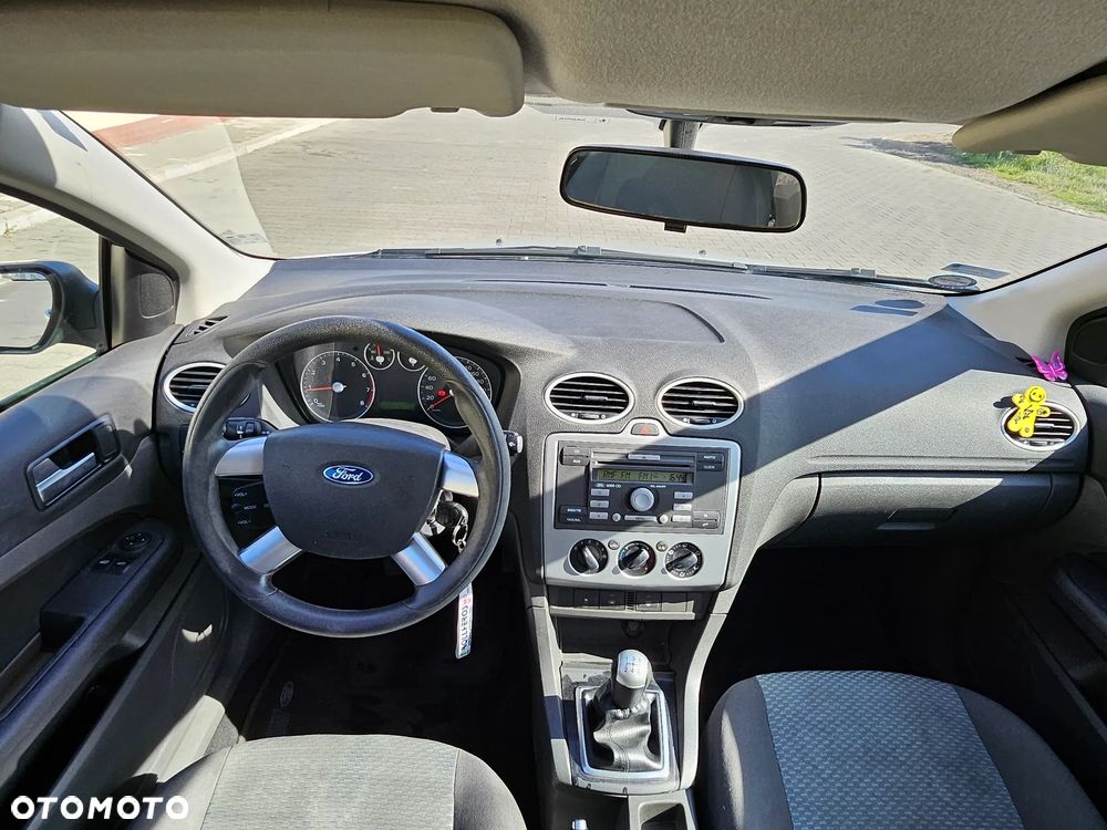 Ford Focus 1.6 Ambiente - 14