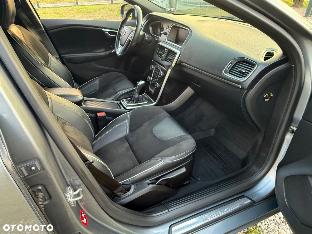 Volvo V40 T3 Drive-E R-Design Momentum - 10