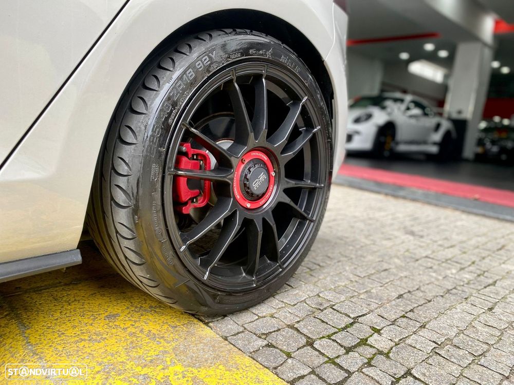 VW Golf 2.0 TSi GTi DSG - 30