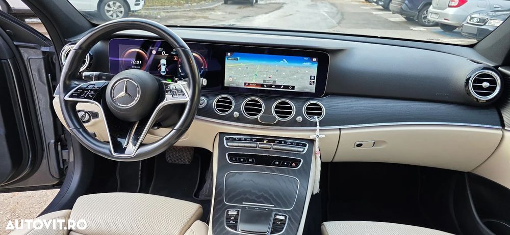 Mercedes-Benz E 300 4MATIC Aut. - 22