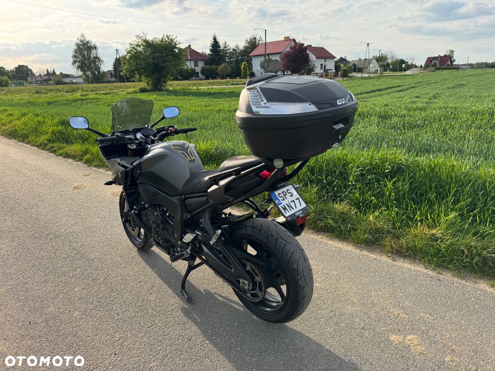 Yamaha FZ8 - 11