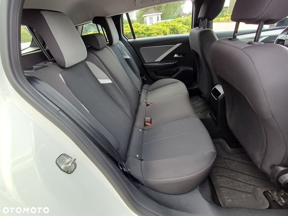 Opel Astra 1.2 T Edition S&S - 25