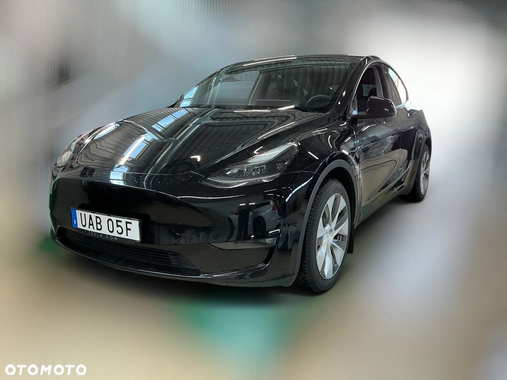 Tesla Model Y Long Range Dual Motor AWD - 4