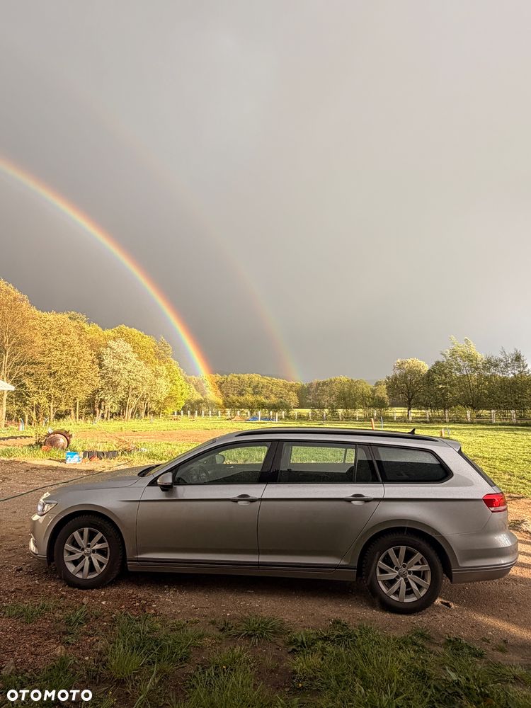 Volkswagen Passat 2.0 TDI SCR Comfortline - 3