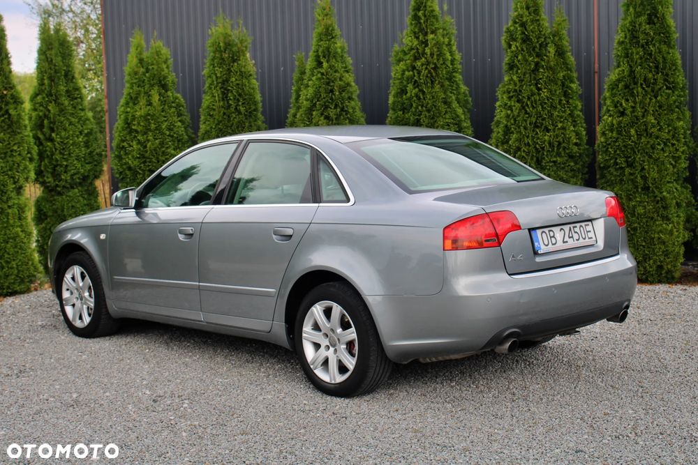 Audi A4 Limousine 2.0 T FSI quattro tiptronic - 9
