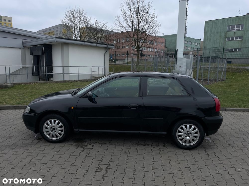 Audi A3 3-drzwiowe 1.6 Ambiente - 2