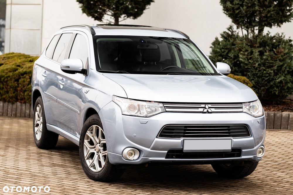 Mitsubishi Outlander 2.0 4WD Plus - 10