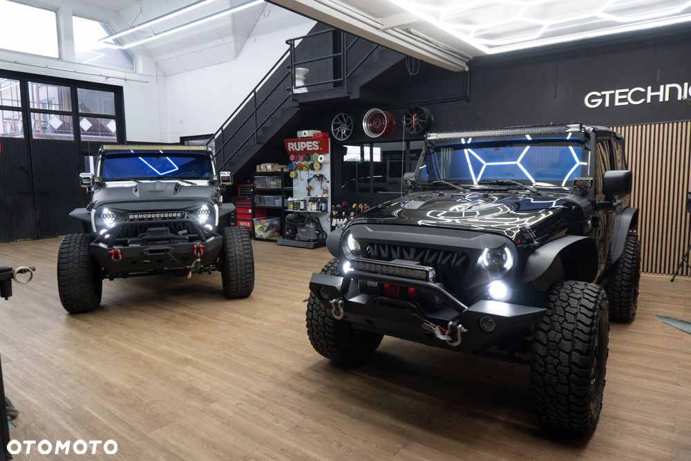 Jeep Wrangler 3.6 Unlim Sahara - 31