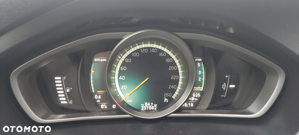 Volvo V40 D3 Momentum - 16