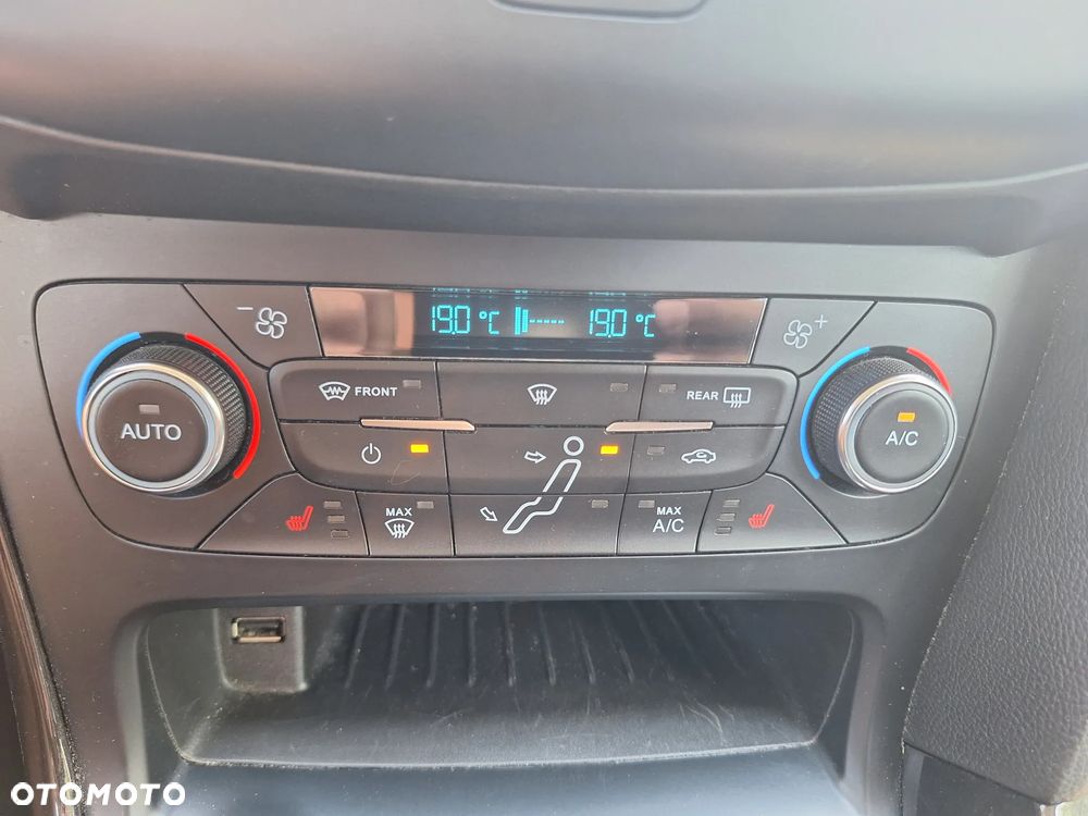 Ford Focus 1.5 TDCi DPF Start-Stopp-System Titanium - 29