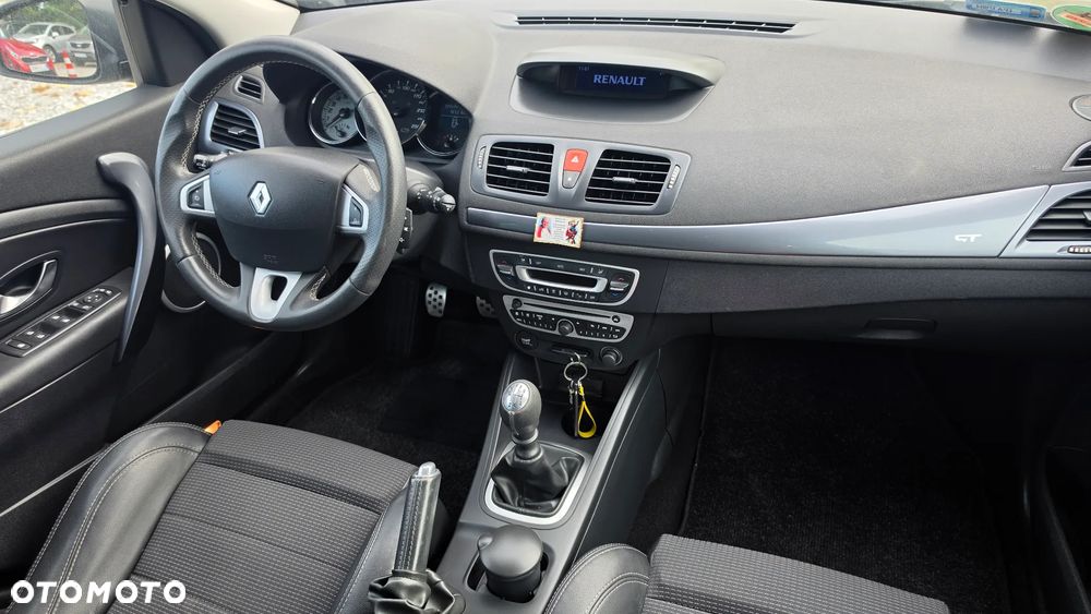 Renault Megane TCe 180 GT - 10