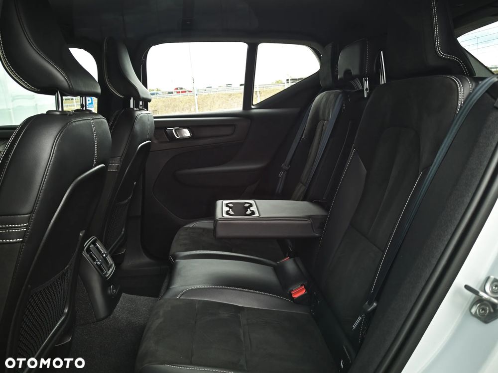 Volvo XC 40 T5 Plug-In Hybrid R-Design - 17