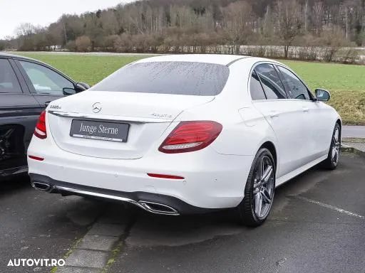 Mercedes-Benz E 220 d 4Matic 9G-TRONIC - 2