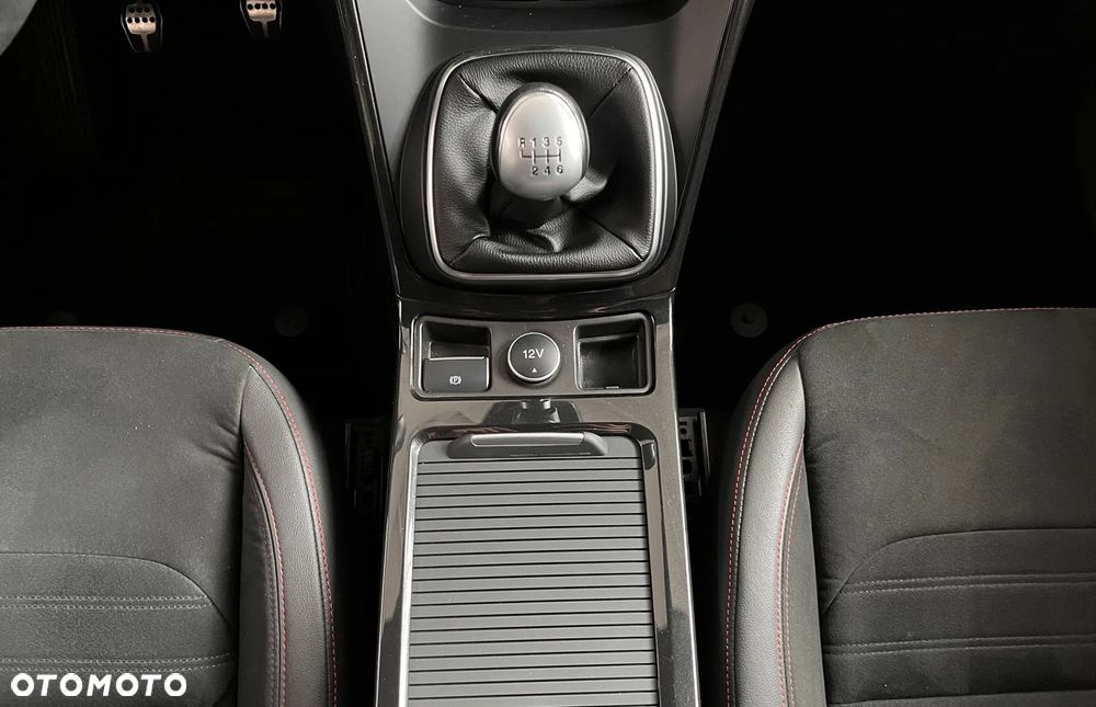 Ford Kuga 1.5 EcoBoost ST-LINE X - 18