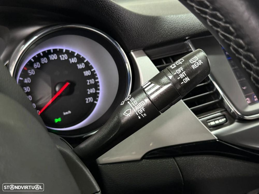 Opel Astra 1.2 T GS Line S/S - 24