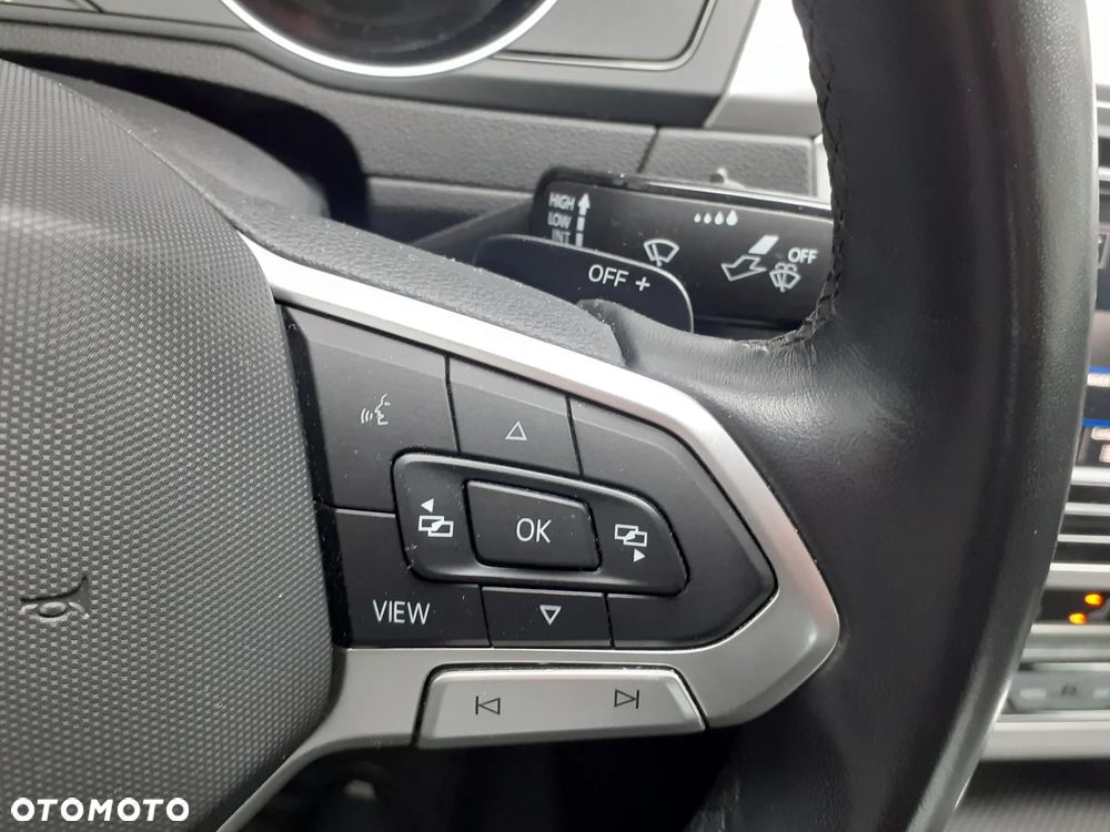 Volkswagen Passat - 13