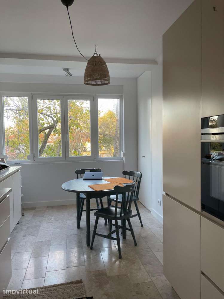Quarto - localizado em Roma-Areeiro Lisbon - Grande imagem: 4/7