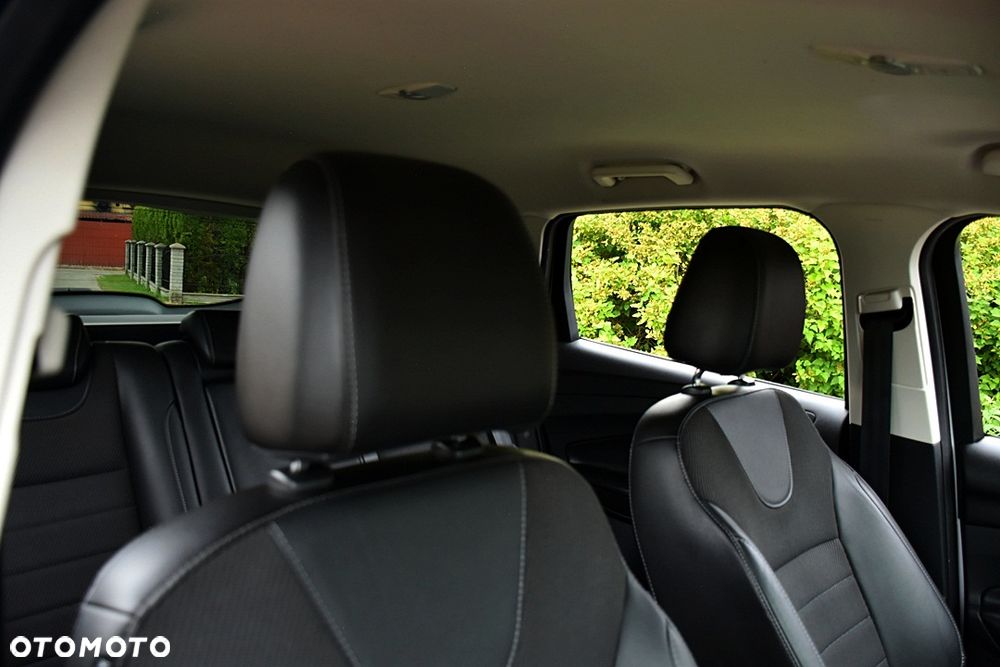 Ford Kuga 2.0 TDCi 4x4 Titanium - 37