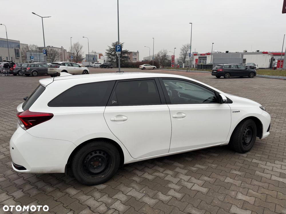 Toyota Auris Hybrid 135 Active - 4