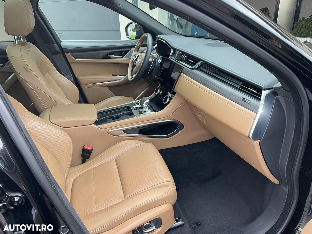 Jaguar F-Pace - 14