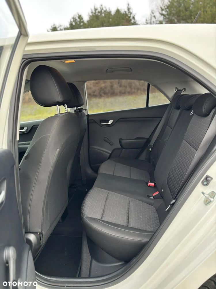 Kia Rio 1.2 Attract - 14