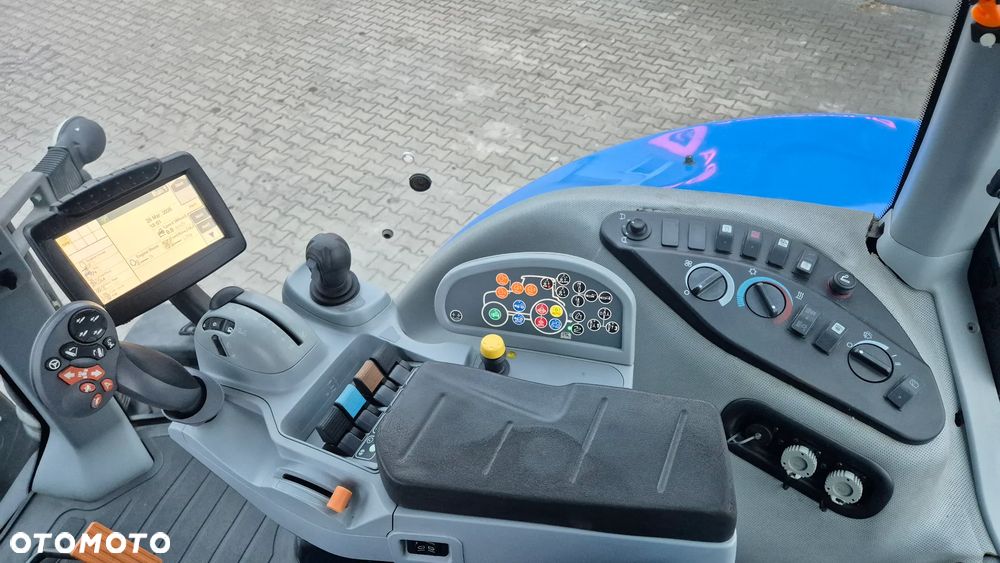 New Holland T8.390 PC 2013R - 16